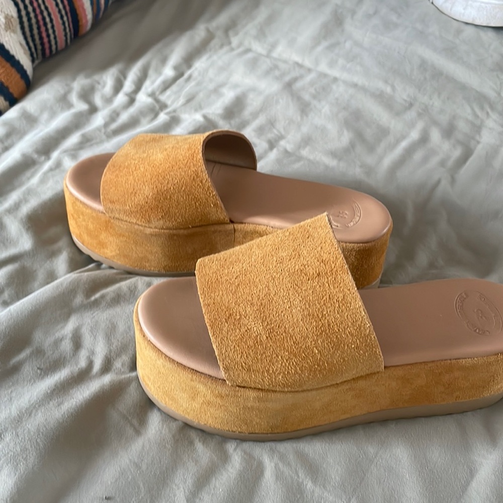 Vintage Sandals size 6. New without tags